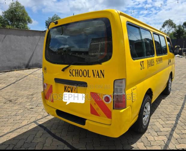 Nissan Caravan (Urvan) 2012 Yellow - thumbnail 2