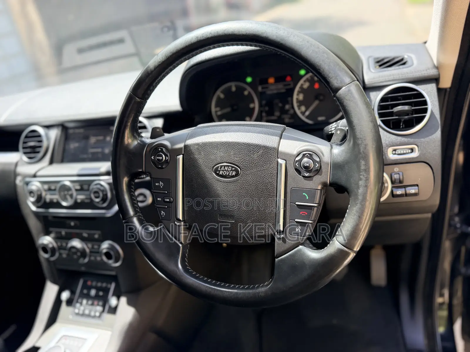 Land Rover Discovery 2016 Black