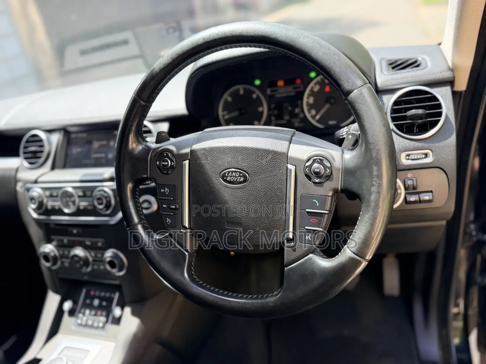Land Rover Discovery 2016 Black