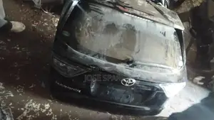 Toyota Harrier 2017 Tailgate | Original, Clean Ready Fit