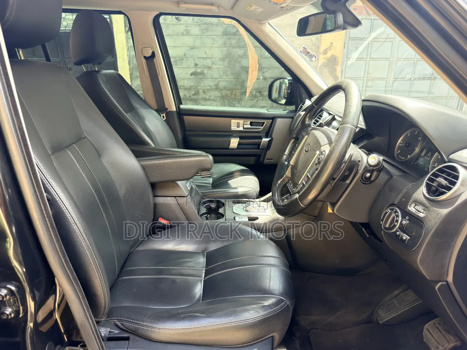 Land Rover Discovery 2016 Black