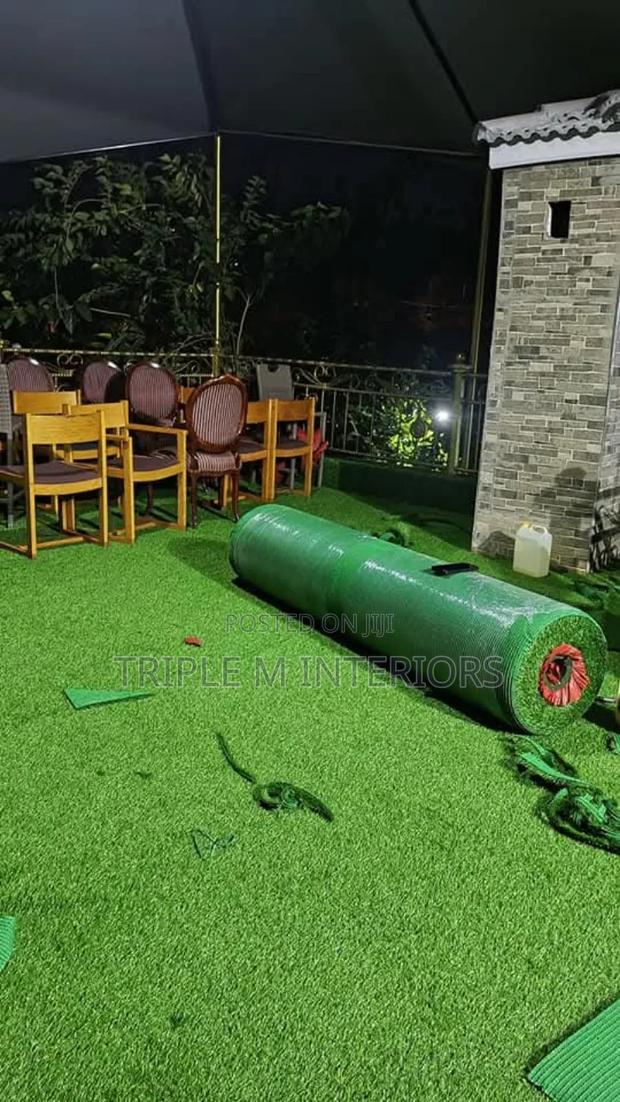 Tenacious Green,Soft on Feet Artificial Green Grass Carpet