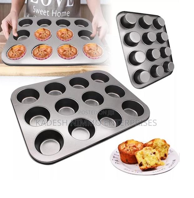 Queen Cake Baking Tray 12 Holes