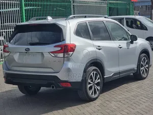 Subaru Forester 2018 Silver