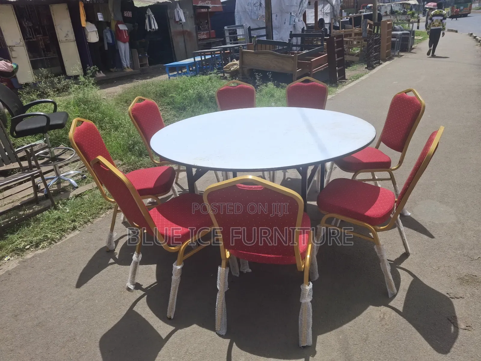Round Event Table With Banquet Chairs Complete Set