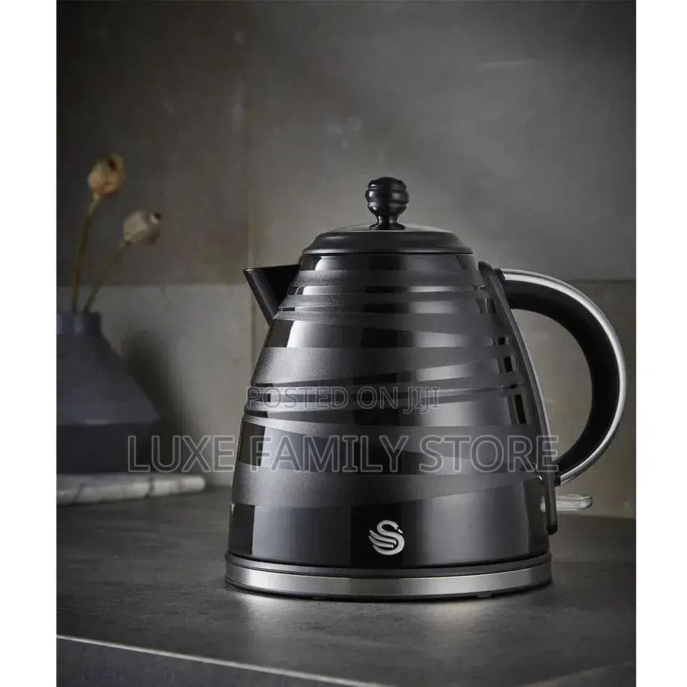 Swan Symphony 1.7l Jug Kettle (Sk31050bn) in Black.