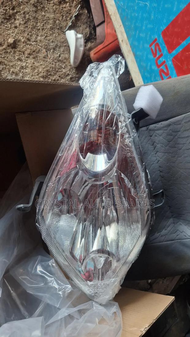 Toyota Ist Headlight Non Xenon 2006-2012 Model - thumbnail 3