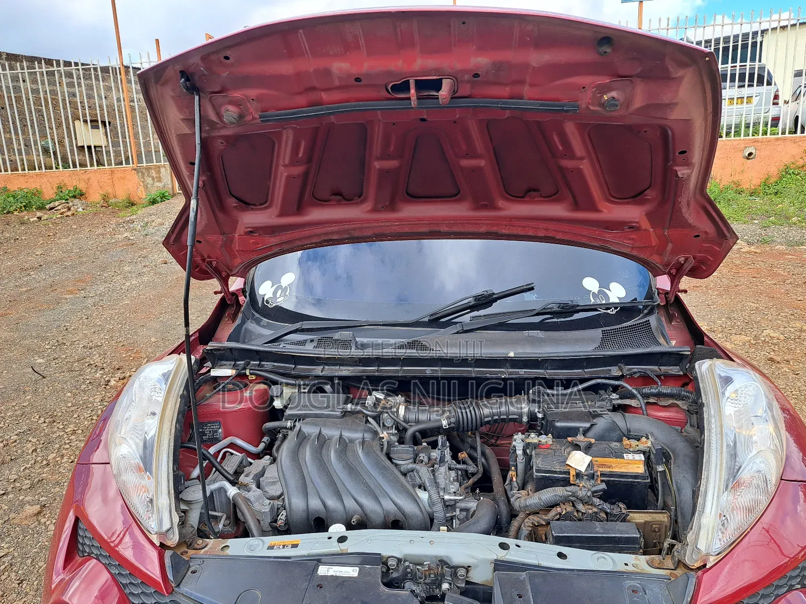 Nissan Juke 2011 Red