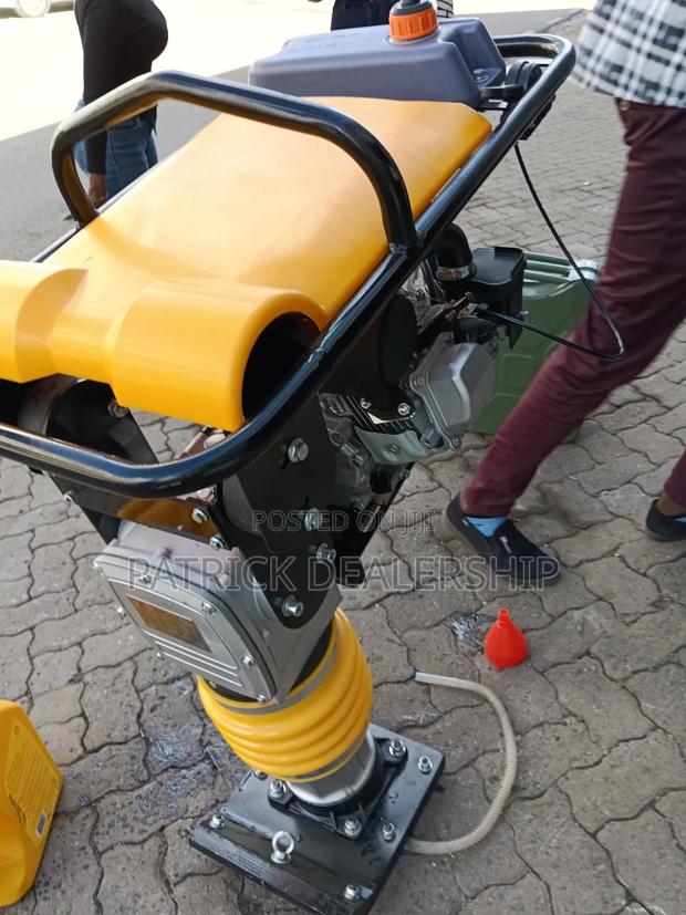 Petrol-Powered Tapping Rammer - thumbnail 2