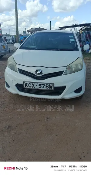 Toyota Vitz 2011 White