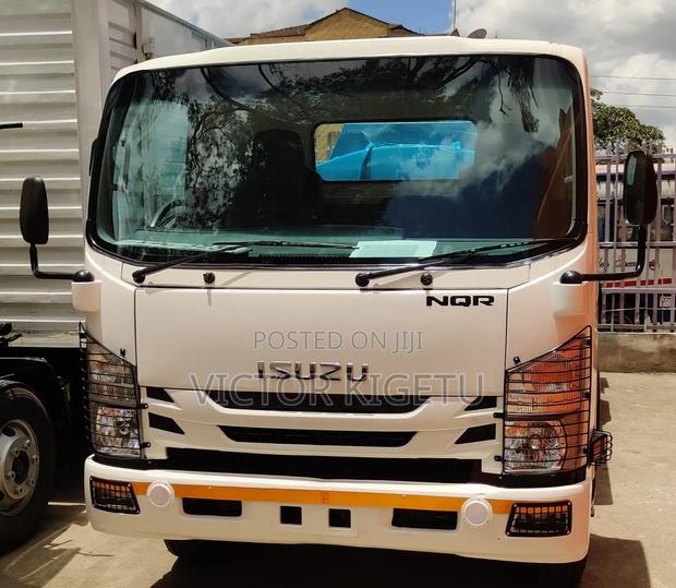 Isuzu NQR With Water Tank - thumbnail 2