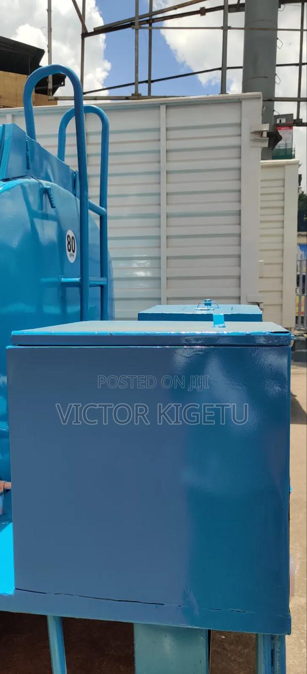Isuzu NQR With Water Tank - thumbnail 10
