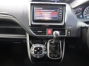 Toyota Esquire 2020 Silver