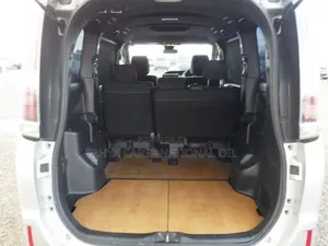 Toyota Esquire 2020 Silver