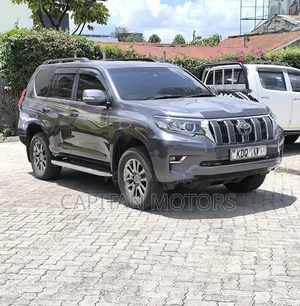 Toyota Land Cruiser Prado Kakadu 2018 Gray