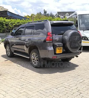 Toyota Land Cruiser Prado Kakadu 2018 Gray