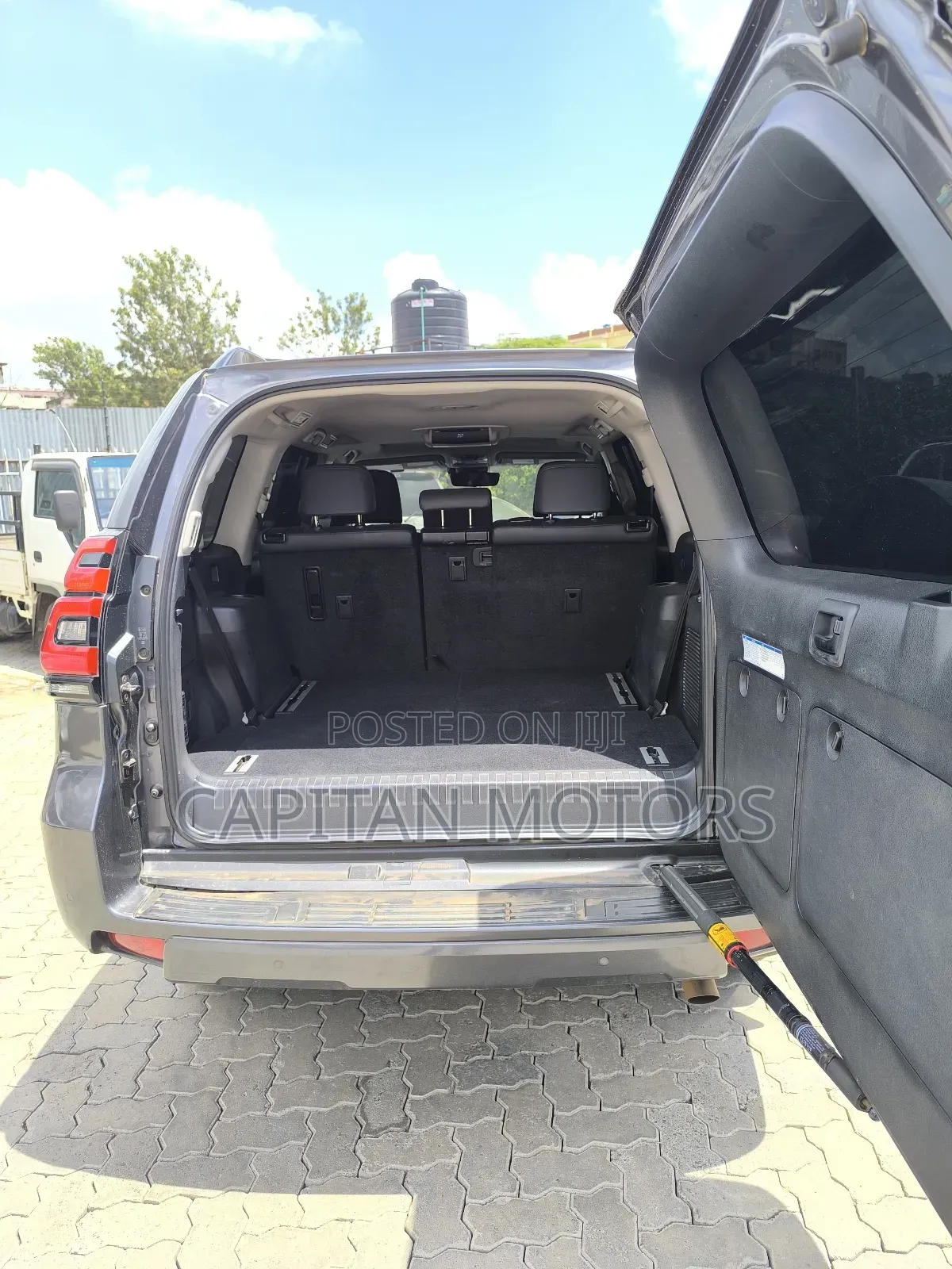 Toyota Land Cruiser Prado Kakadu 2018 Gray
