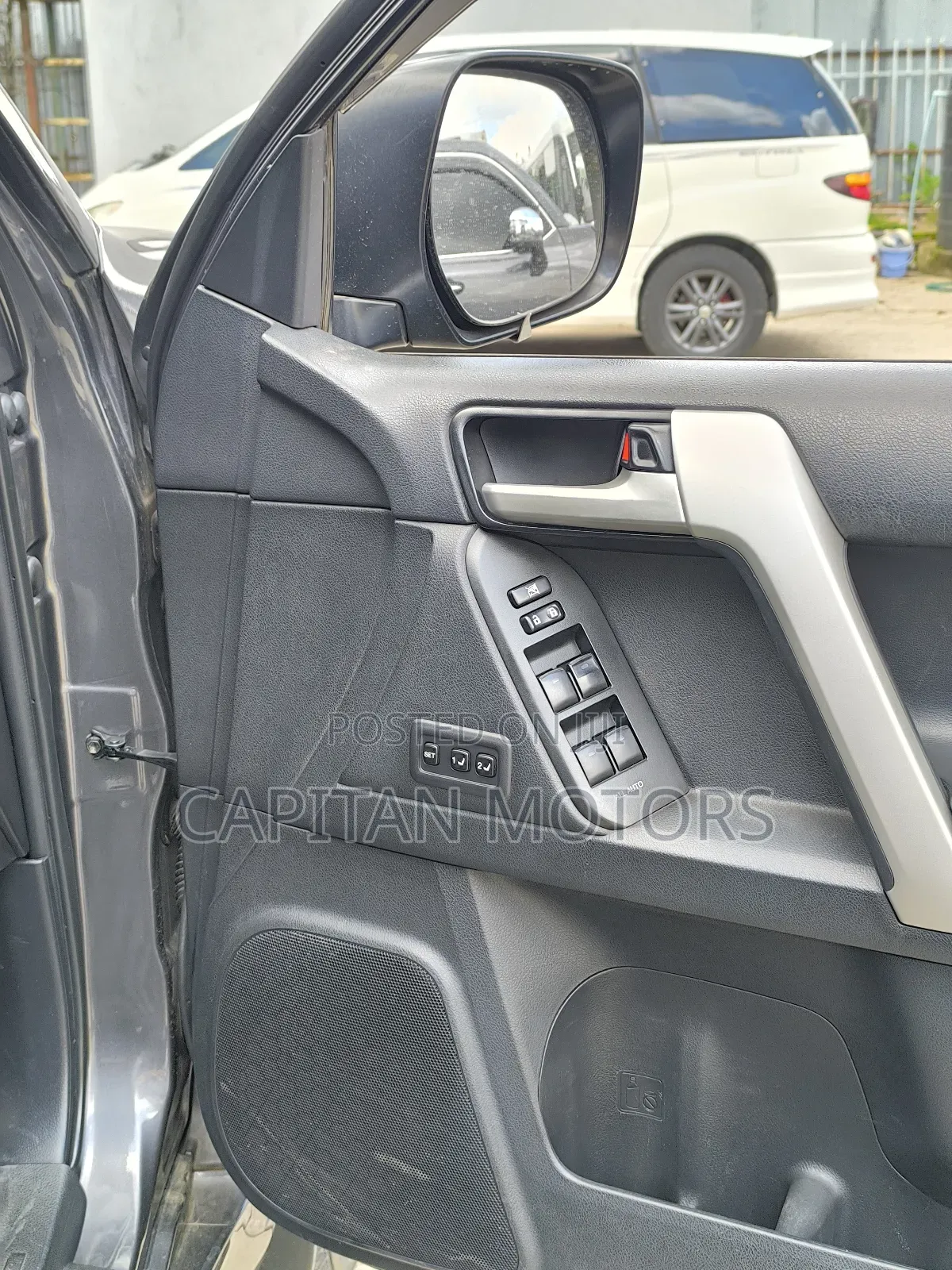 Toyota Land Cruiser Prado Kakadu 2018 Gray