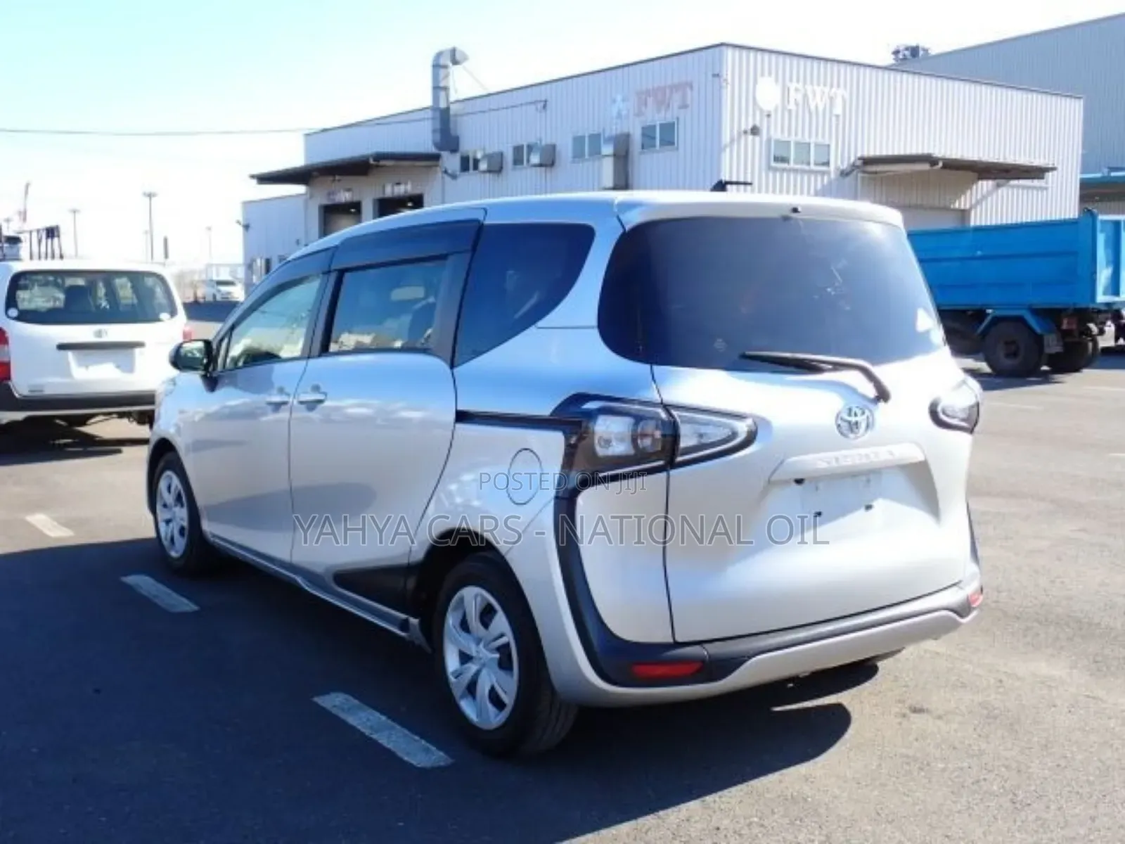 Toyota Sienta 2019 Silver