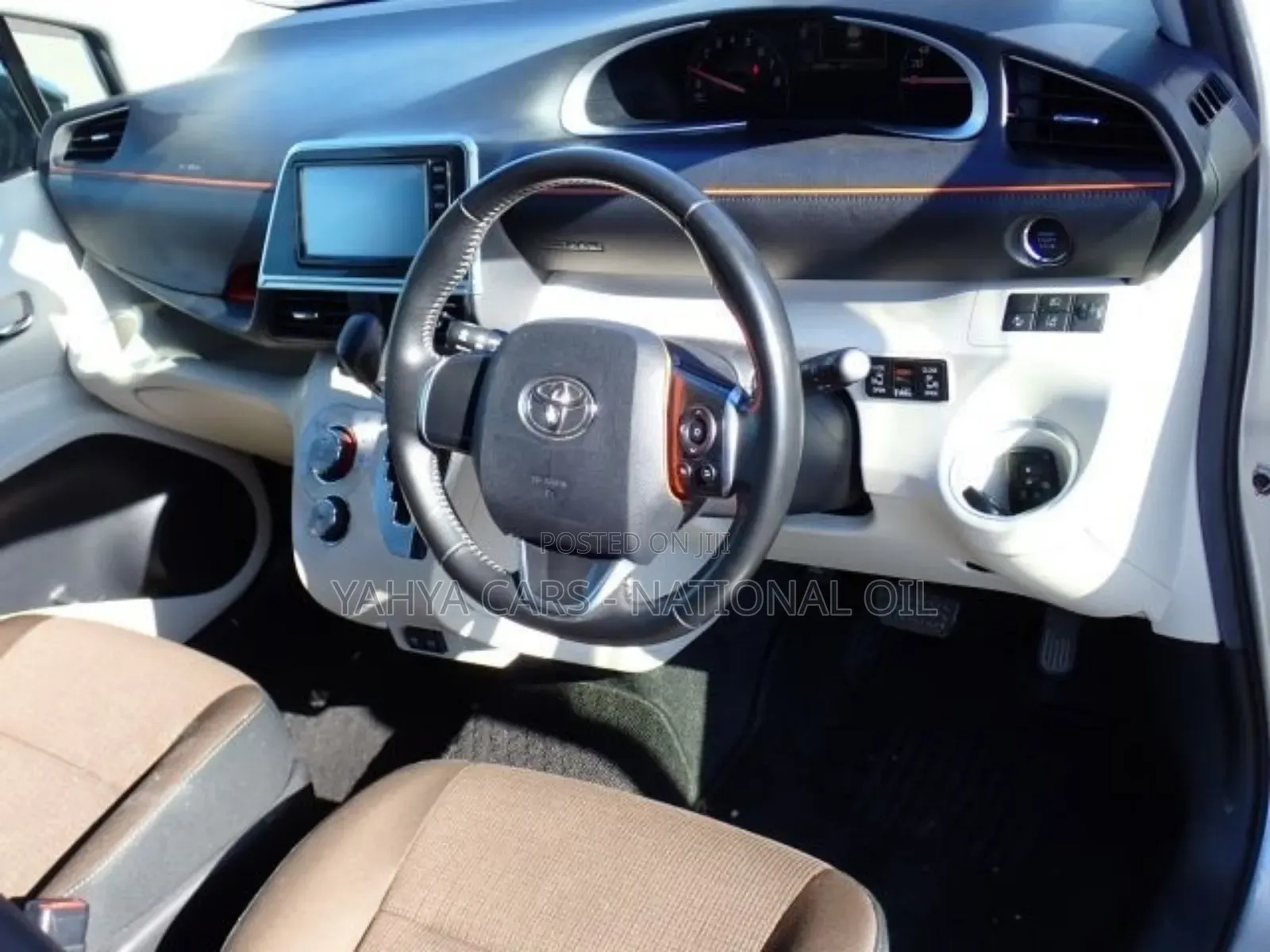Toyota Sienta 2019 Silver