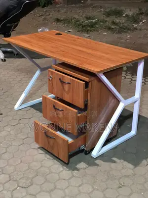 3 Drawers Desk