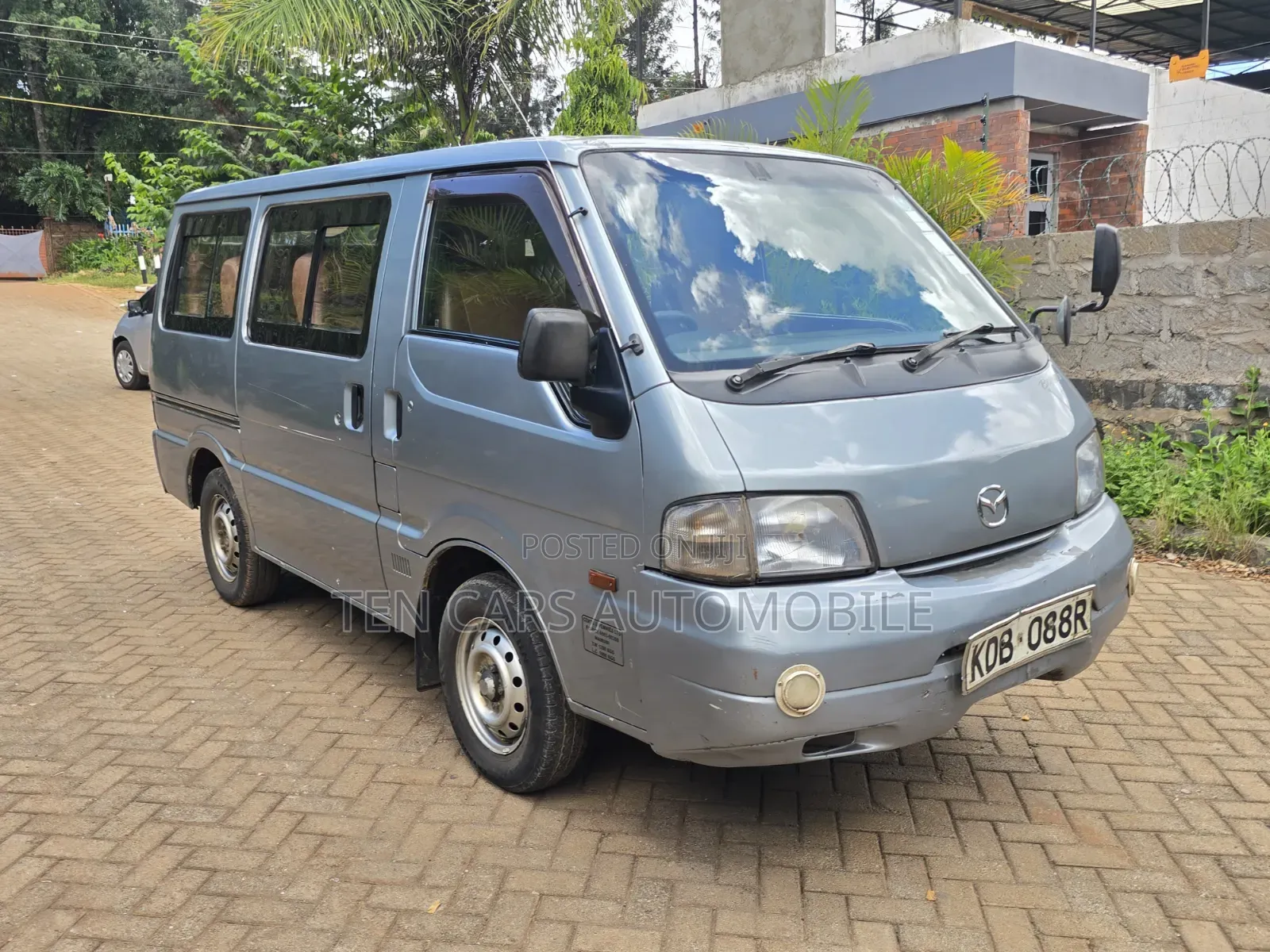 Mazda Bongo 2013 Silver