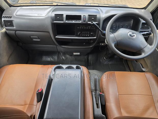 Mazda Bongo 2013 Silver - thumbnail 7