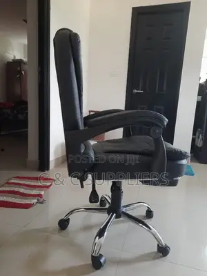 Executive Office Seat With Footrest - C C Imported Leather Chairs