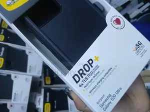 Otterbox Defender Series Rugged Case for Samsung Galaxy S20 Ultra.