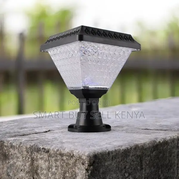 Elegant Crystal Cover and Auto on Off Solar Led Landscape Post Lamp