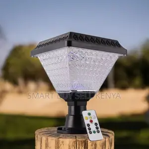 Solar Powered Decorative Fence Post Lamp With Diamond Crystal Shade