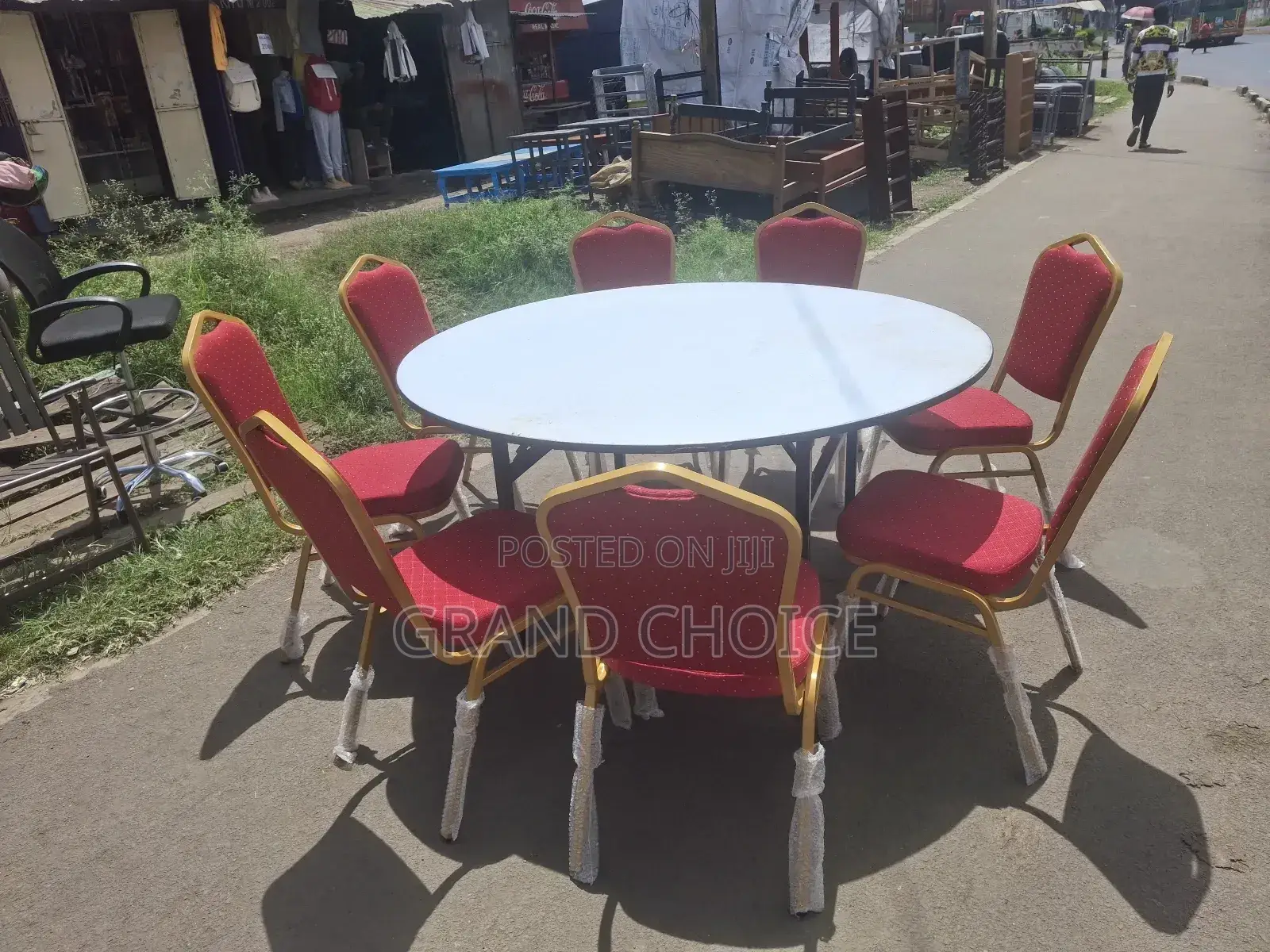 Round Event Foldable Table With Banquet Chair