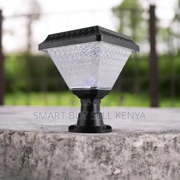 Outdoor Solar Led Post Light With Stylish Crystal Cover for Landscape
