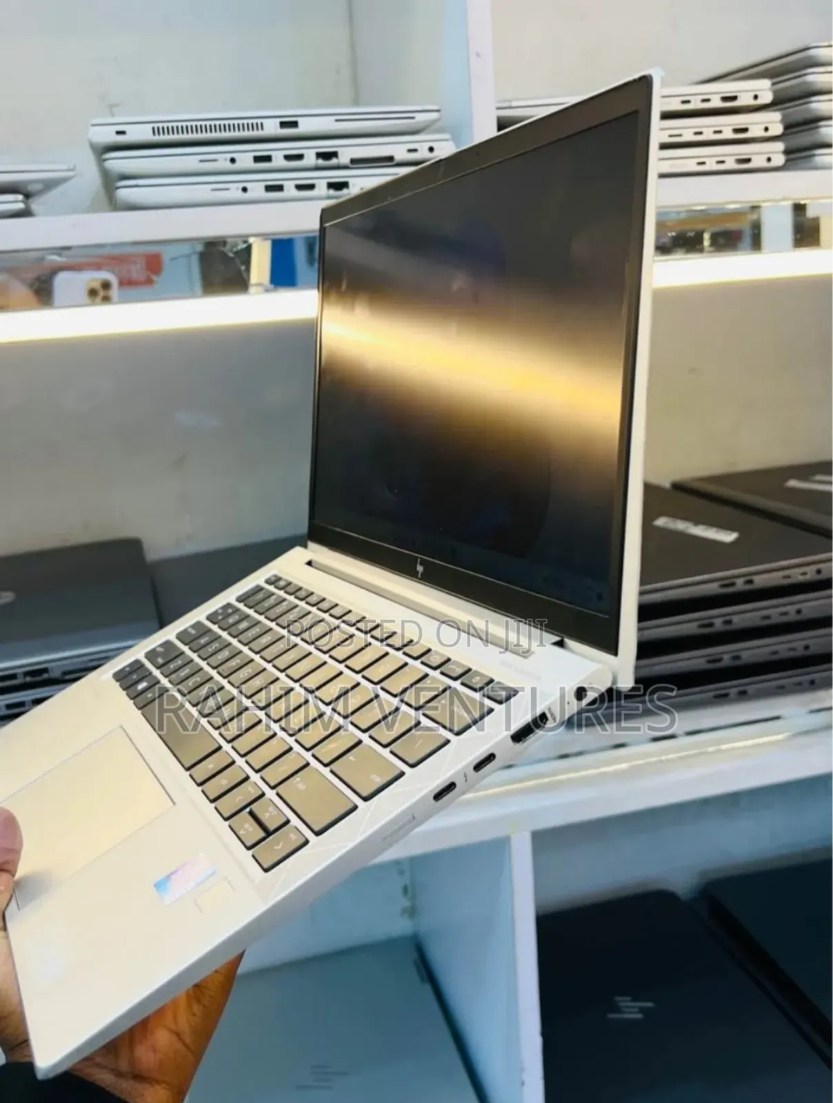 Laptop HP EliteBook 830 G8 8GB Intel Core i7 SSD 256GB