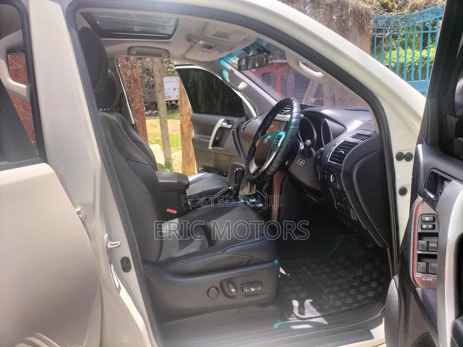 Toyota Land Cruiser Prado 2016 White