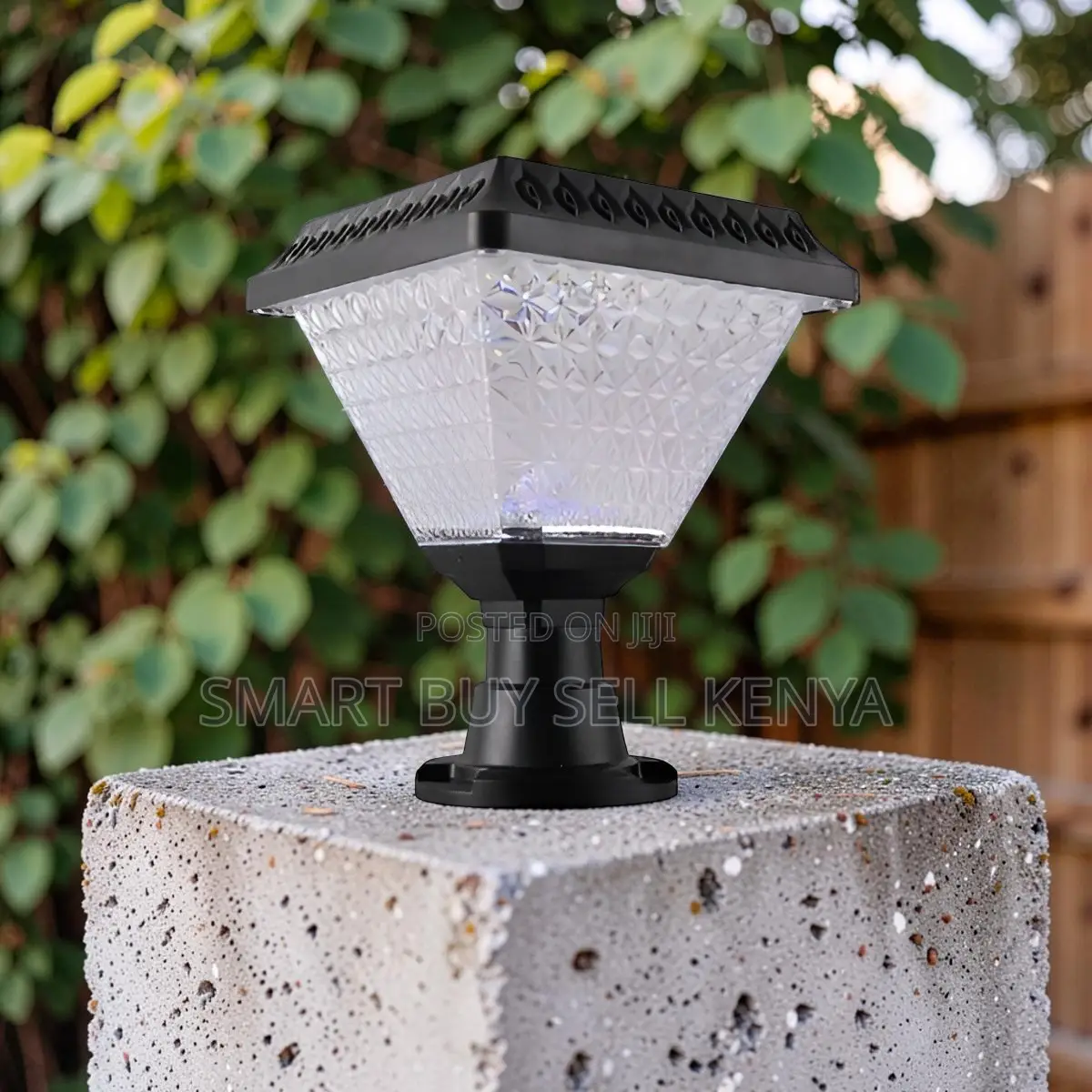 Bright Led Lighting Solar Garden Fence Post Light With Modern Style