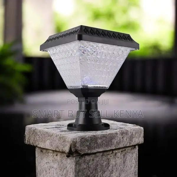 Outdoor Solar Led Pillar Lamp With Diamond Cut Design and Bright Led