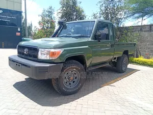 Toyota Land Cruiser 2015 Green