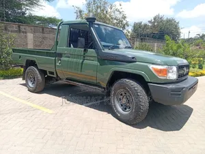 Toyota Land Cruiser 2015 Green
