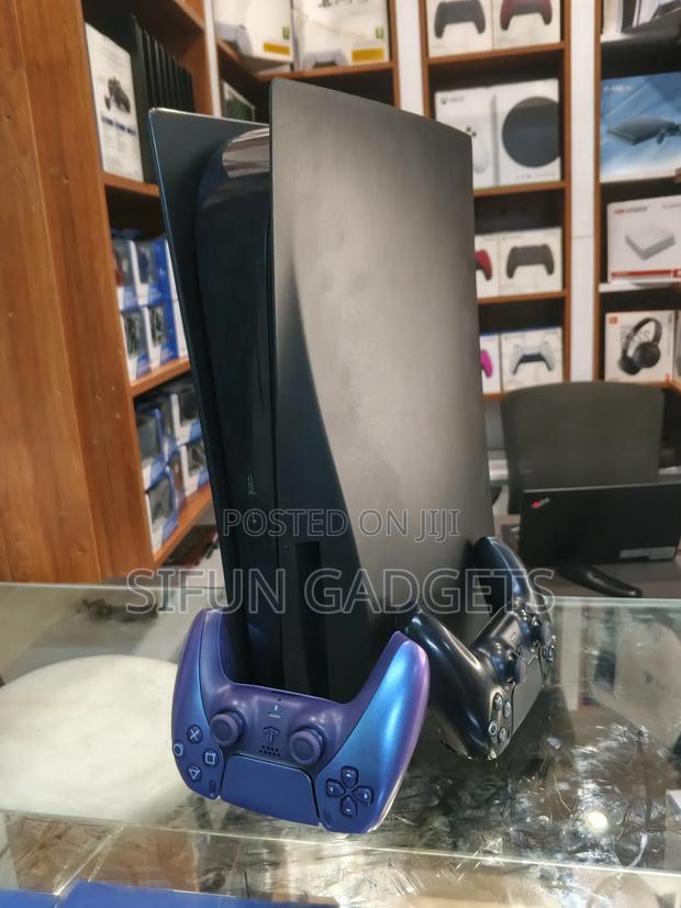 Ps5 Standard Ex Uk Available With 2 Controllers - thumbnail 2