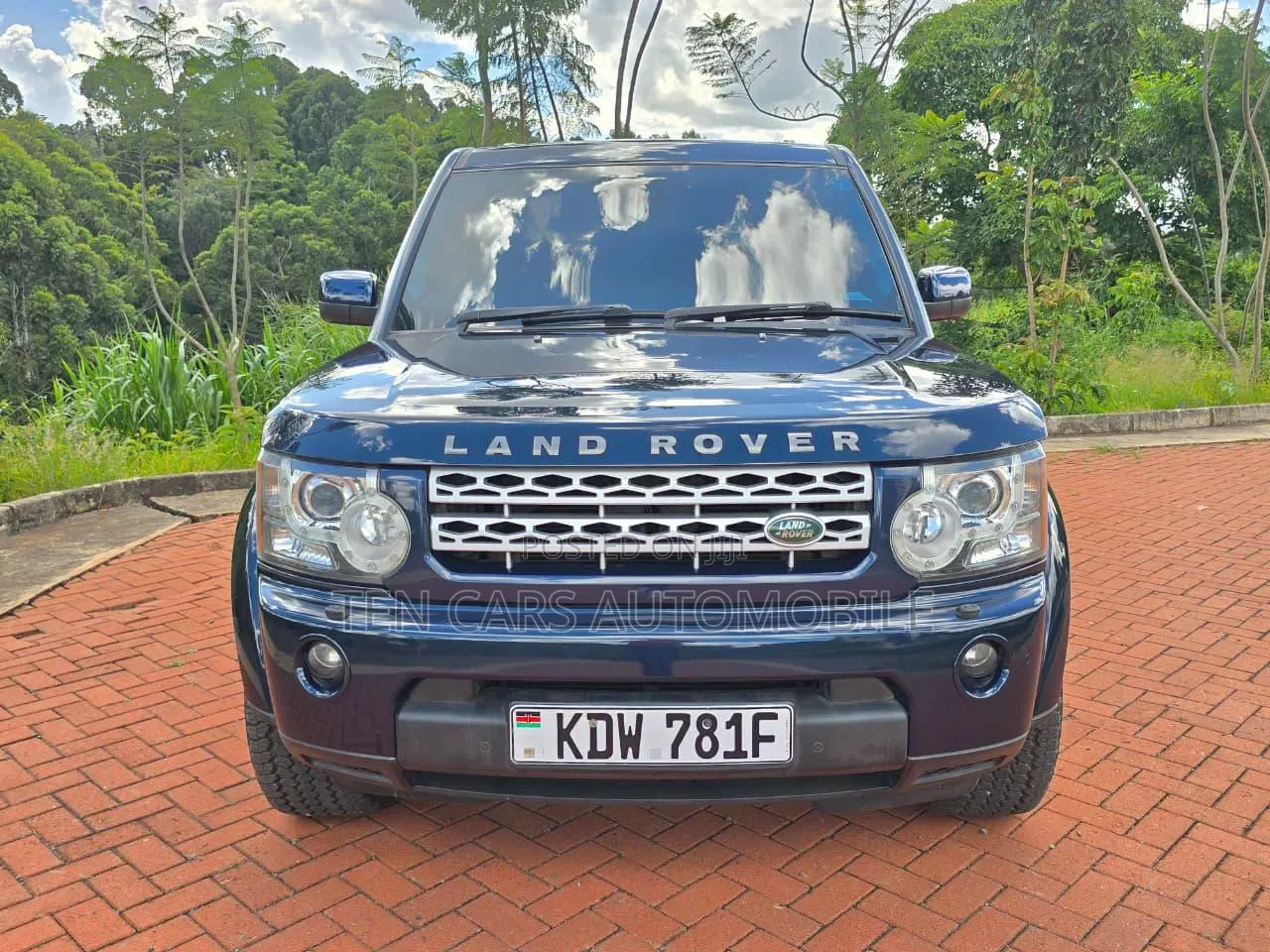 Land Rover Discovery 2014 Blue