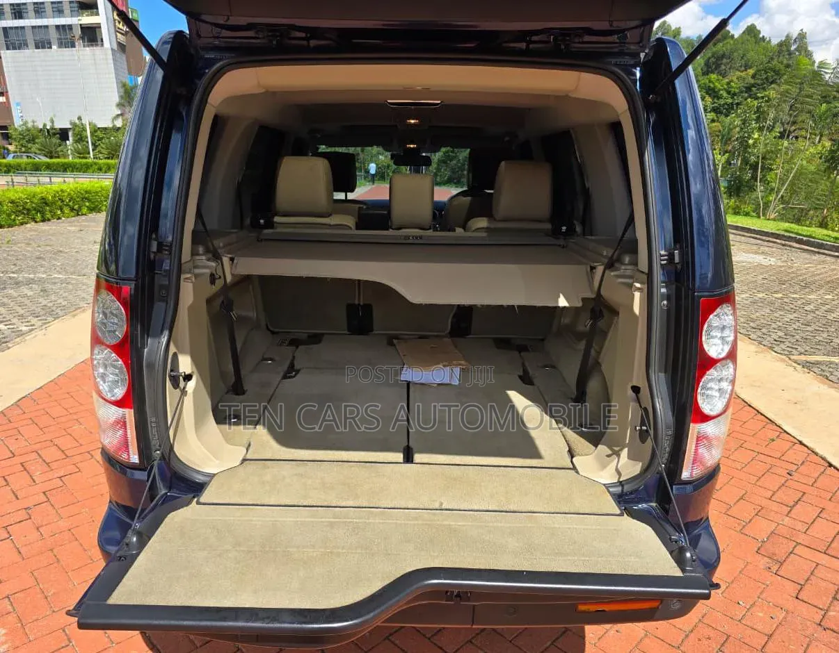 Land Rover Discovery 2014 Blue