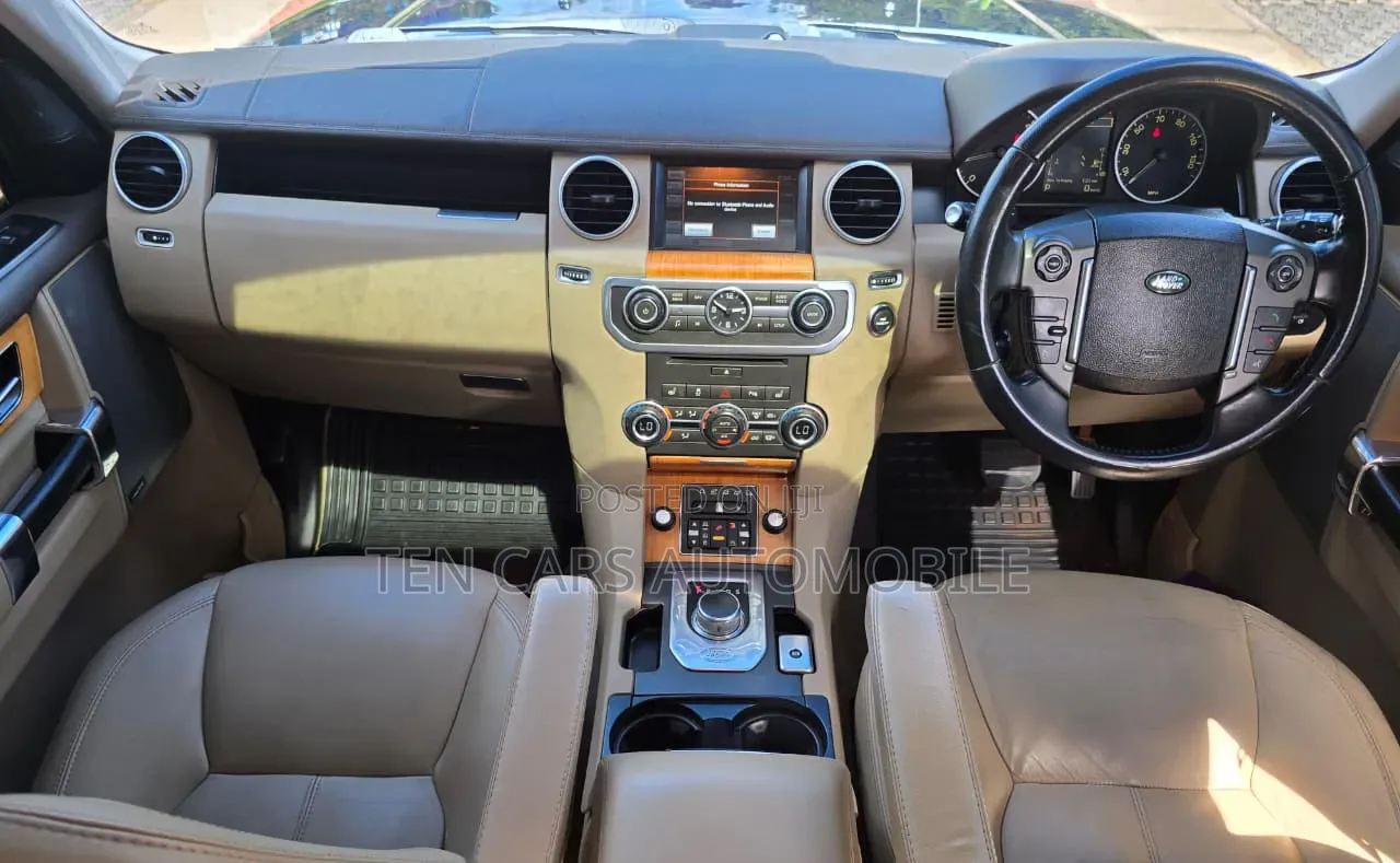 Land Rover Discovery 2014 Blue