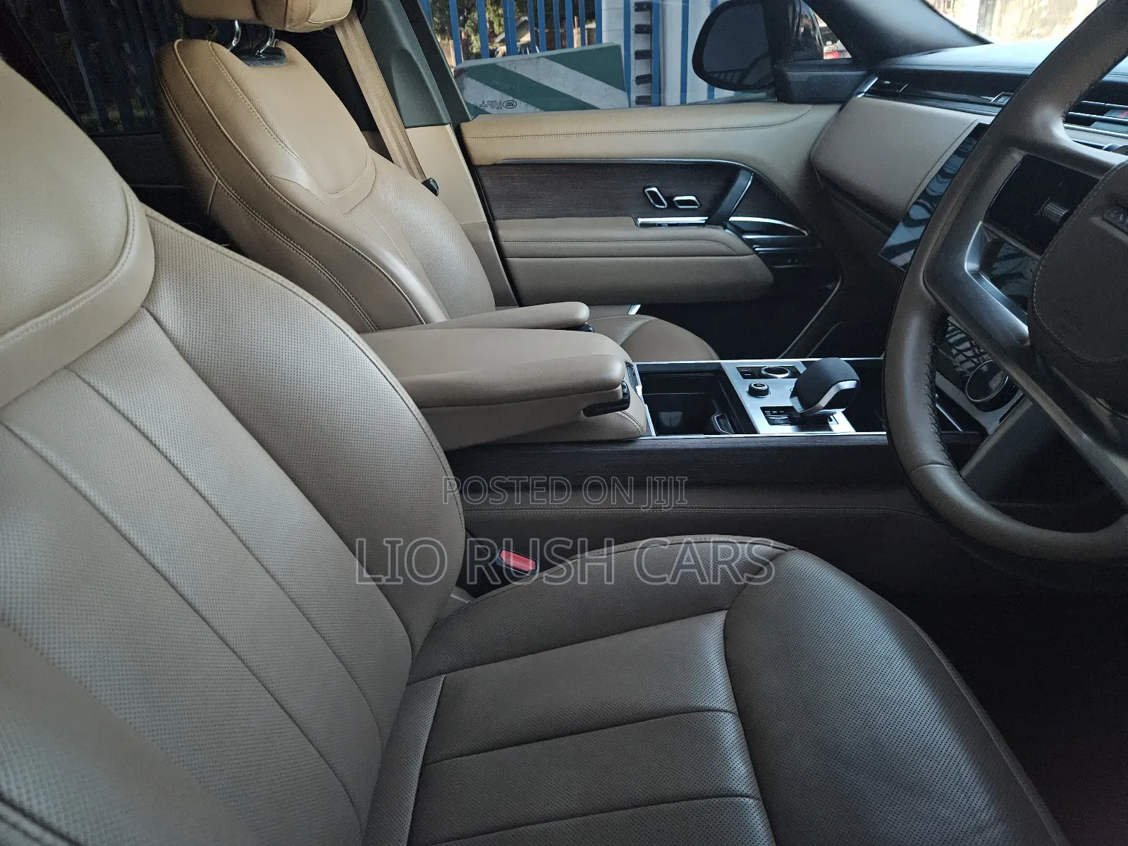 Land Rover Range Rover Vogue 2023 Brown
