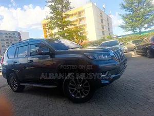 Toyota Land Cruiser Prado 2018 Gray