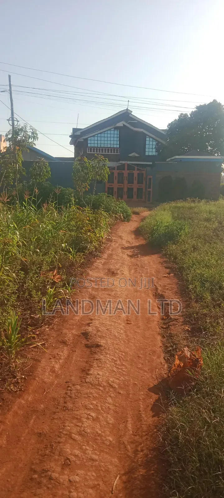 Title: 40x80 Plot for Sale Thika Makongeni Near Ananas Mall
