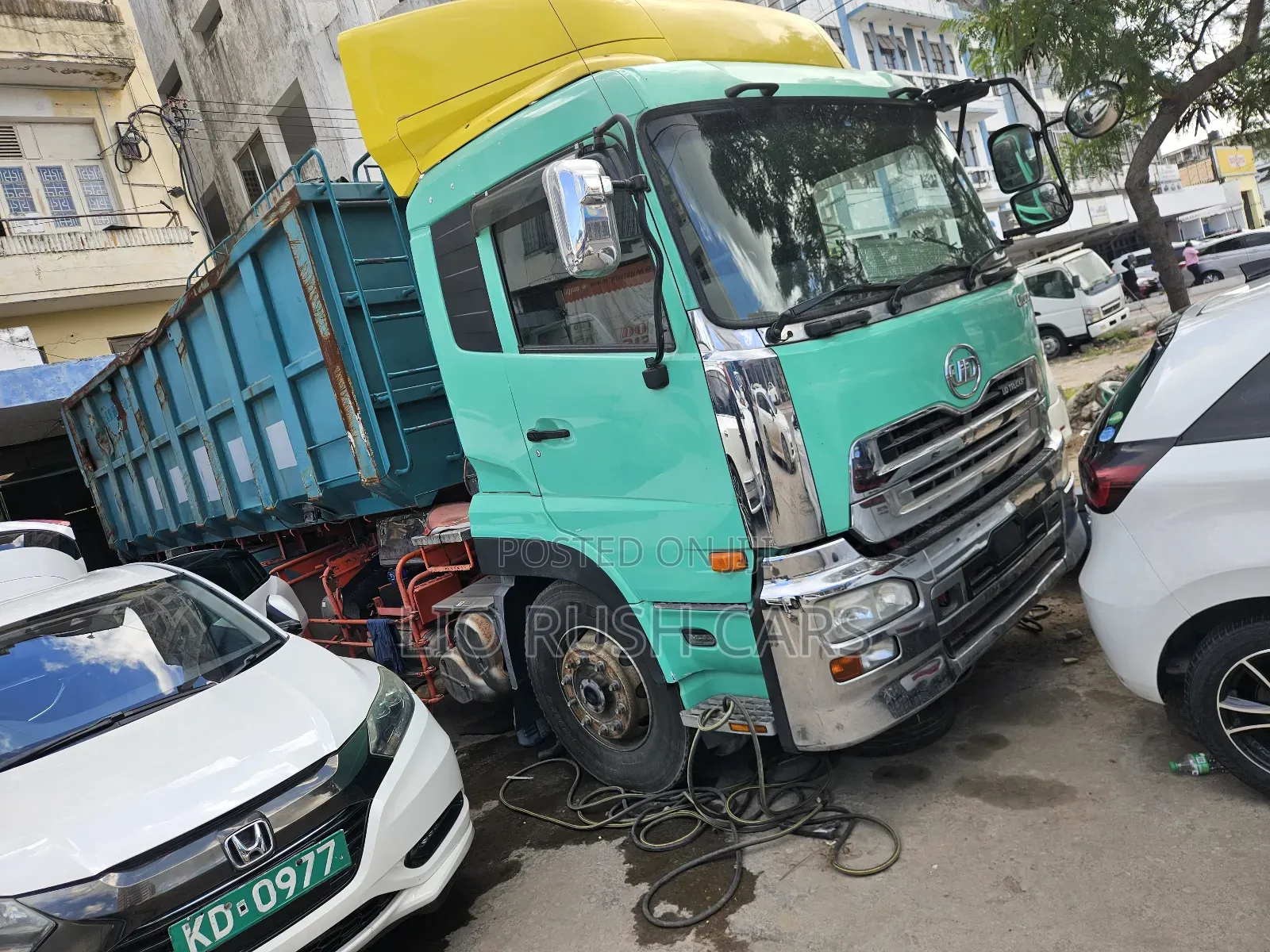 Ud Quon Double Steering Moto Sana