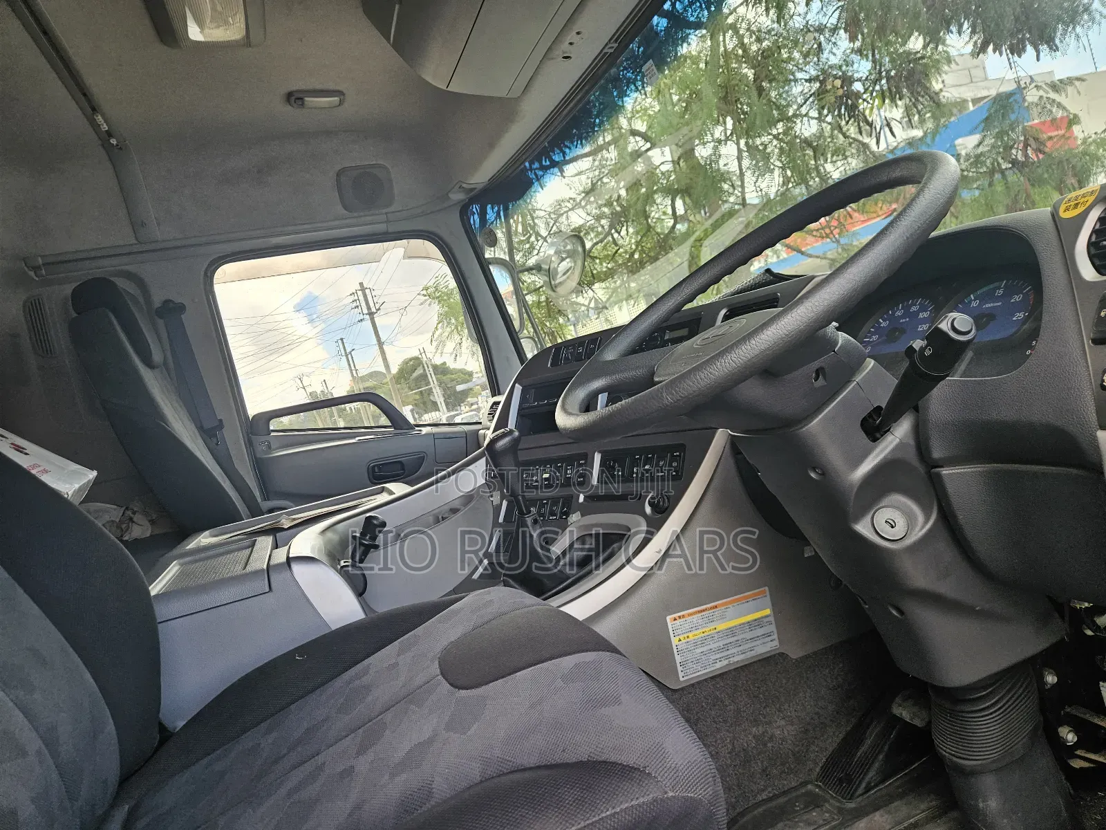 Ud Quon Double Steering Moto Sana