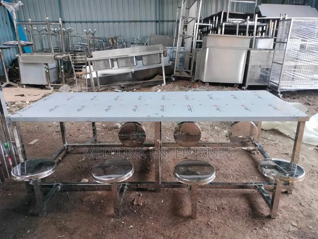Customized Ss 304 Bistro Table Set