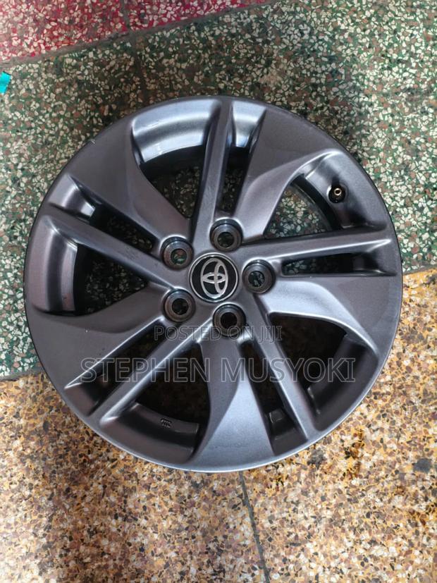 Ractis, Prius, Carina,Premio,Allion, Avensis,15inch Rims